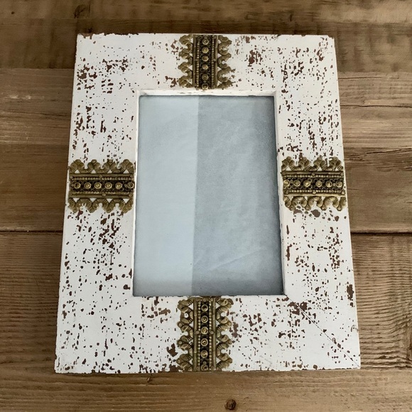 NWOT: Distressed-Style Gold & White Picture Frame - Picture 3 of 6